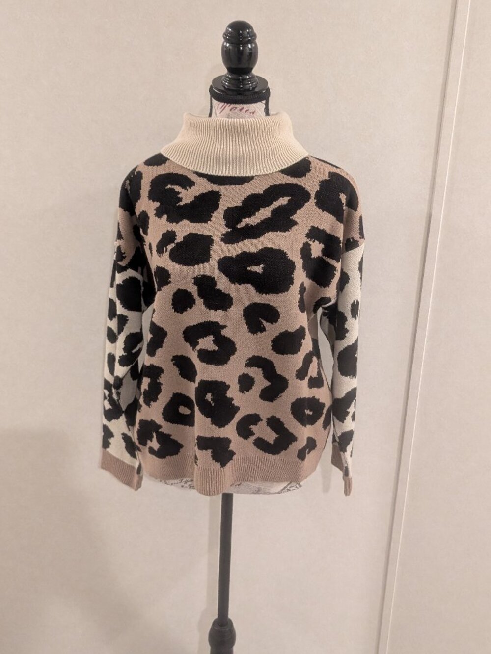 Boohoo Leopard Print Turtleneck Knit Sweater Size M Tan Cream Black Chunky